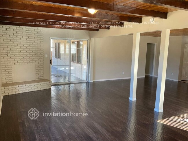 Photo - 7943 Newcastle Ave