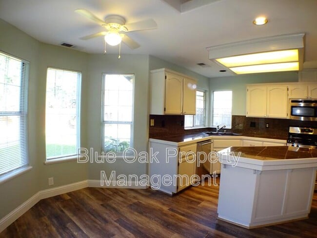 Photo - 612 W 6th Ave