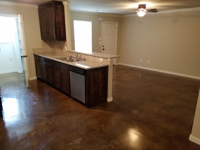 Photo - 127 Crossfire Ct