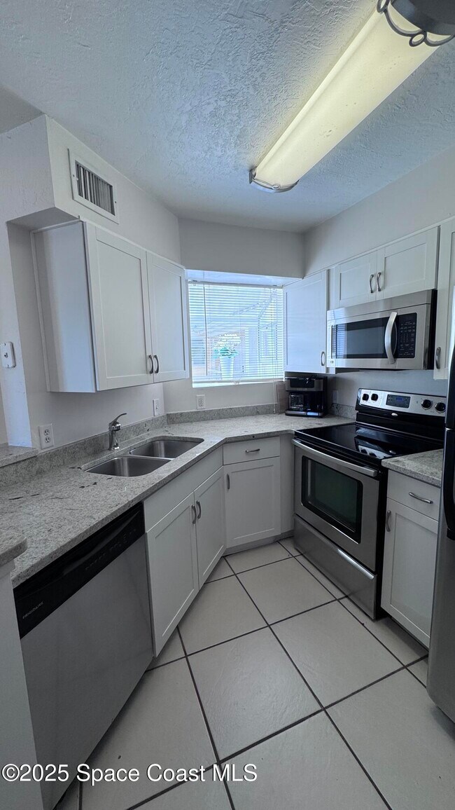 Photo - 1850 Charlesmont Dr Unit 124
