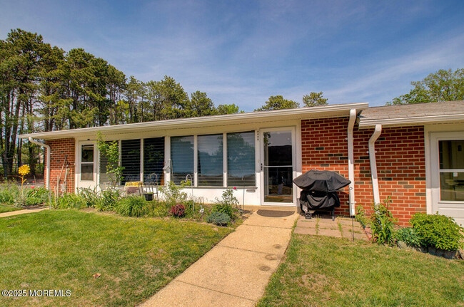 Photo - 888B Inverness Ct