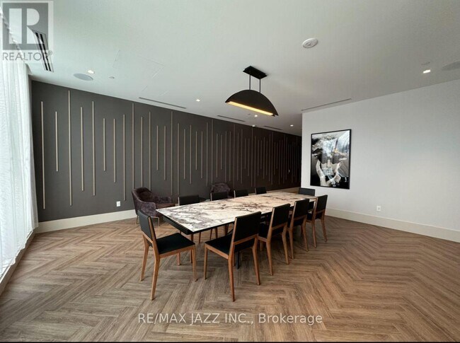 Photo - 2545 Simcoe St N Unité 1508