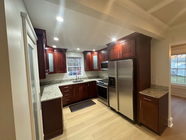 442 Riverdale Rd