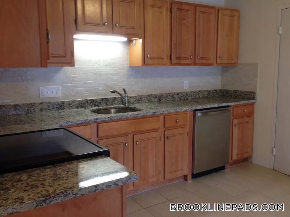 Photo - 230 Babcock St Unit 4H