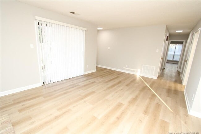 Photo - 118 Manhattan Ct