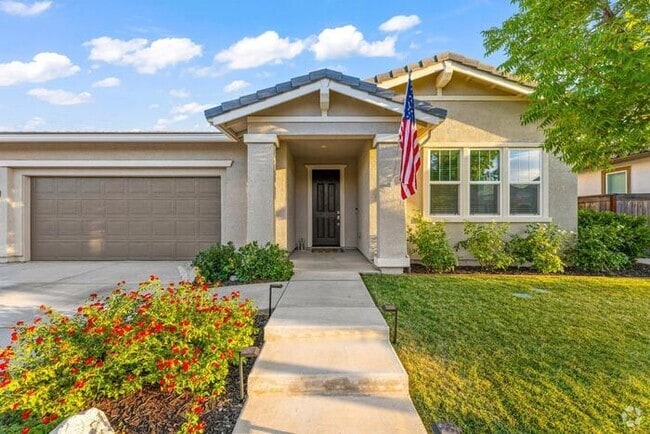 Building Photo - Beautiful 3 Bedroom PLUS bonus Room For Re... Rental