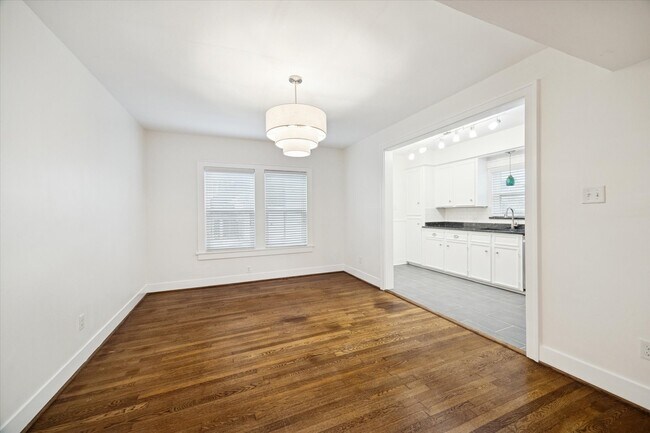 Photo - 1937 W McKinney St