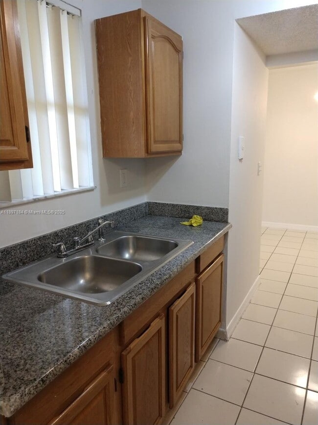 Building Photo - 580 NW 114th Ave Unit 201