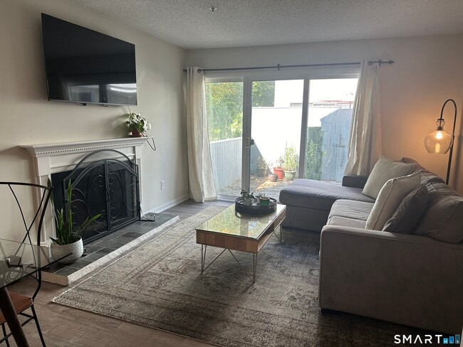 Building Photo - 10 Sugar Maple Ln Unit 10