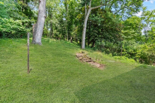 Photo - AVAILABLE NOW! RENOVATED 3-BEDROOM!