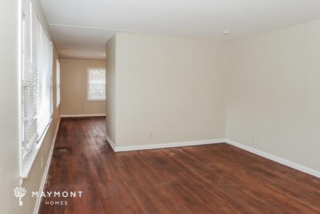 Photo - 2403 NW Esther Ave