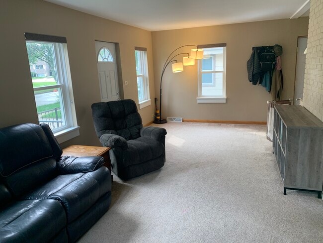 Photo - 3269 S 95th St