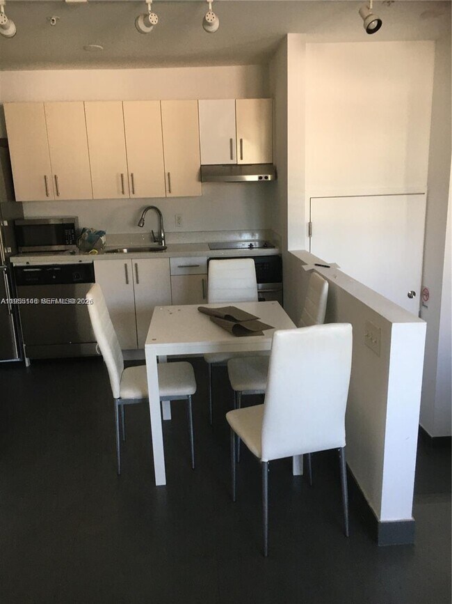 Photo - 1600 Euclid Ave Unit 104