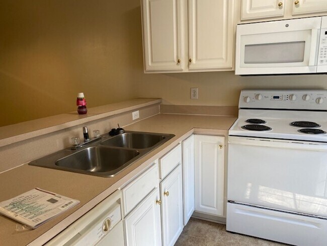 Photo - Condo in Holton Place