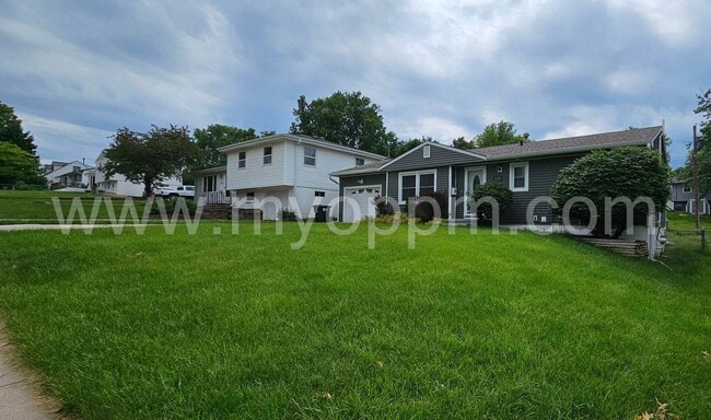 Building Photo - 4 bedroom house with new appliances | 132n...