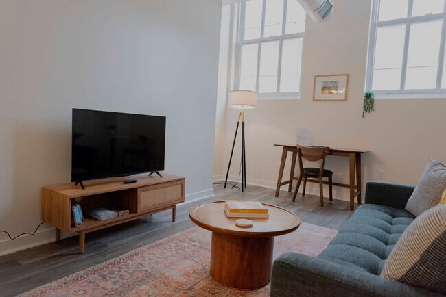 Photo - 125 W Market St Unit ID1014558P