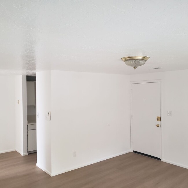 1B/1B Pet Friendly Apartment South of BYU - 1B/1B Pet Friendly Apartment South of BYU Unidad HC-307