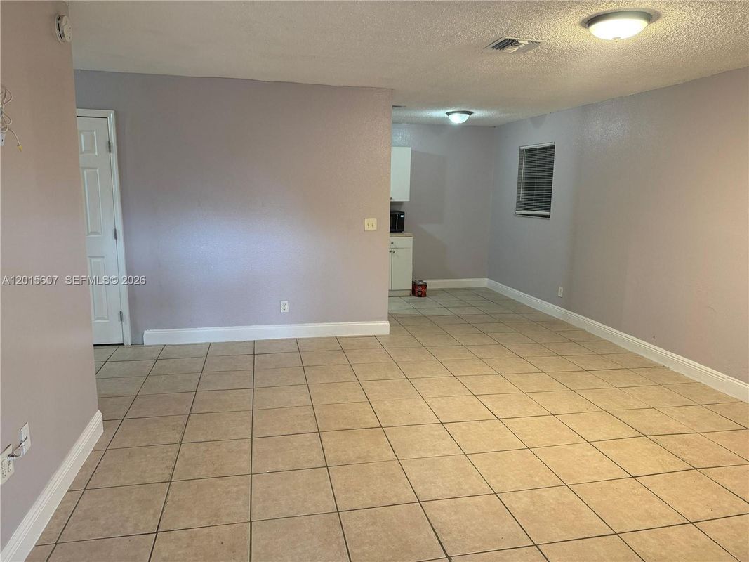 Photo - 2500 NW 9th Ct