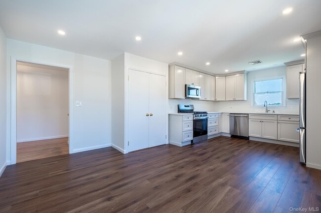 Photo - 107 Woodside Ave Unit 2