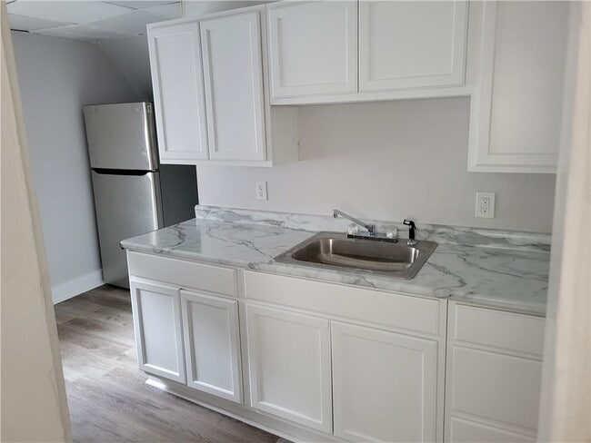 145 Topping Ave Unit 2S