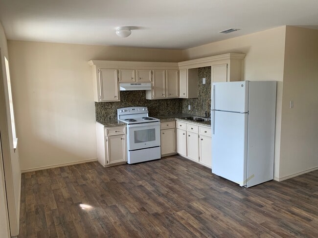 Photo - 4245 Southmost Rd