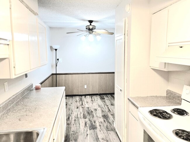 Photo - 3032 SW Lydia Ave Unit 103