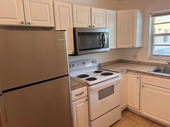 Building Photo - 4290 Gulfstream Dr Unit 16