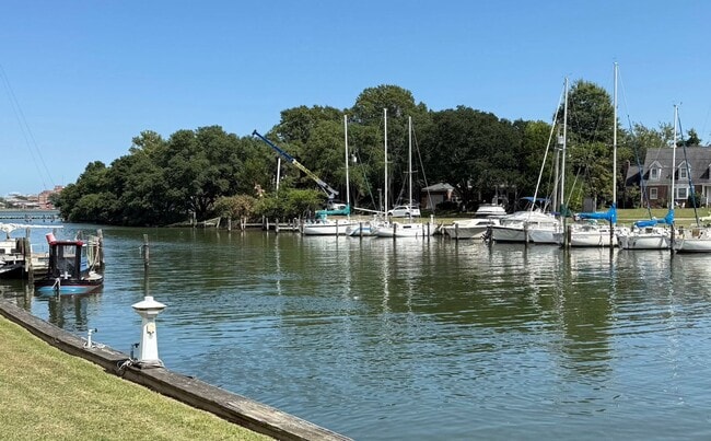 Photo - 3 Bedroom in Hampton Available Now!!