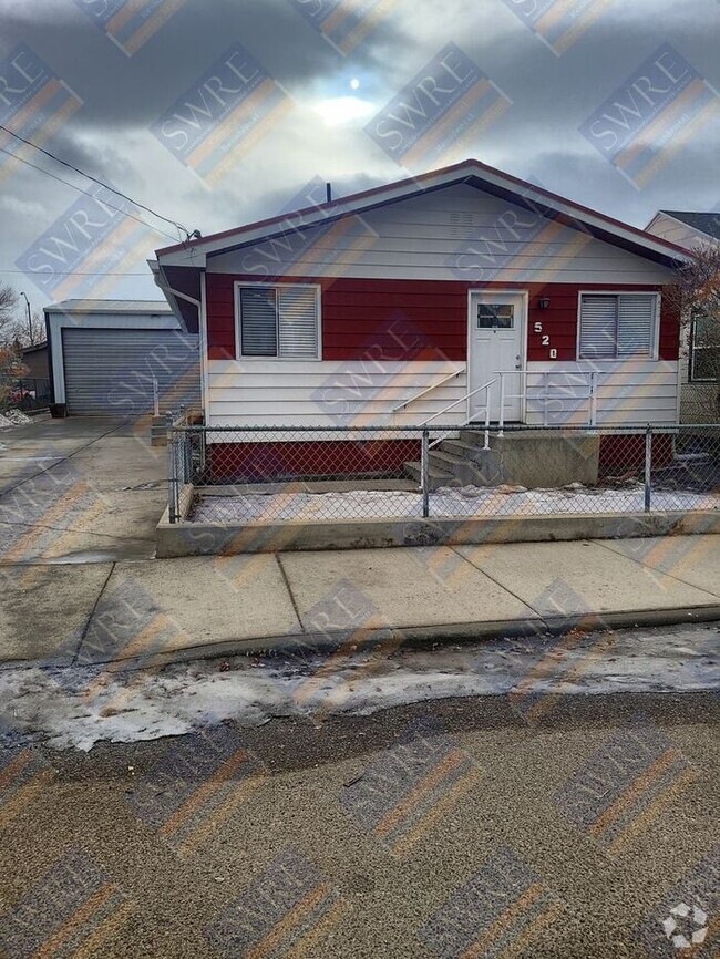 Building Photo - Available Now! Beautiful 3 Bedroom 2 Bath ... Rental