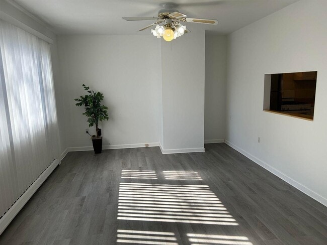 Building Photo - 105 Columbia Ave Unit 2 Rental