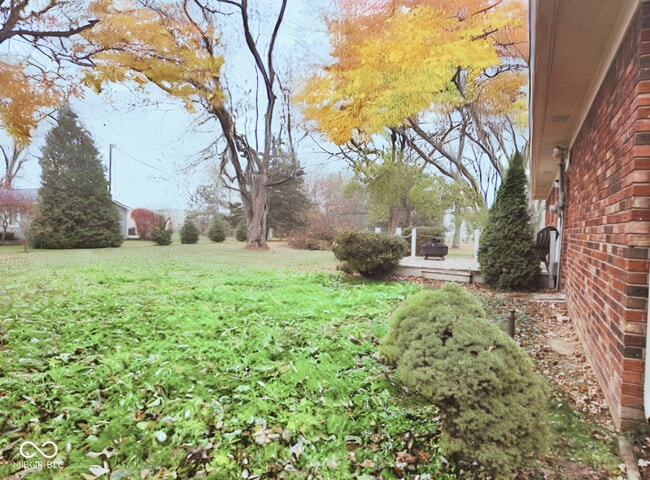 Photo - 9502 E 600 S