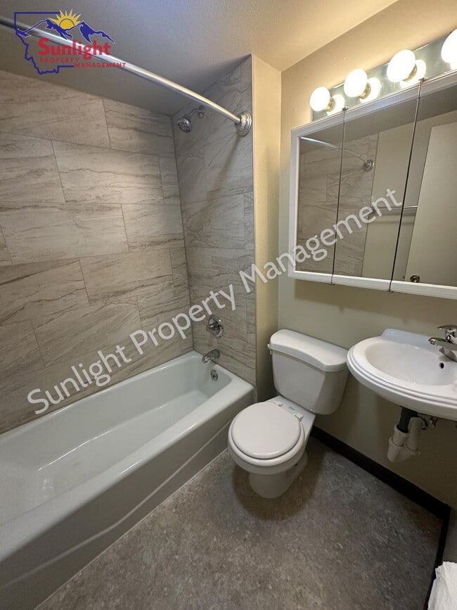 Photo - 302 E 1st St Unit # 2