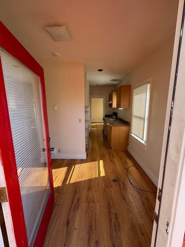 Photo - Pismo, 977-979 Unit 979