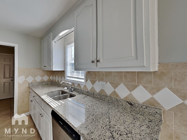 Photo - 32 Winesap Ln