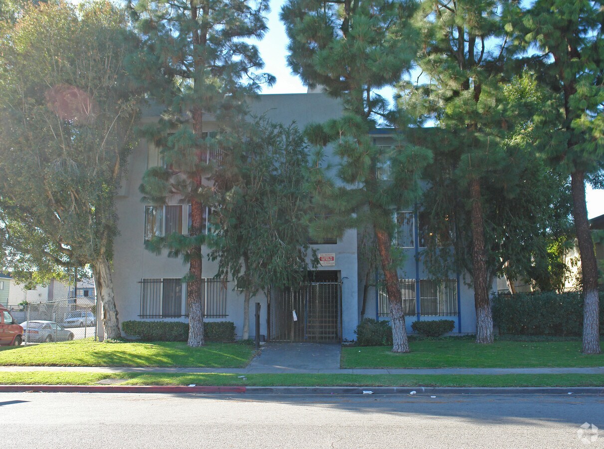 Photo - 1555 S St Andrews Pl