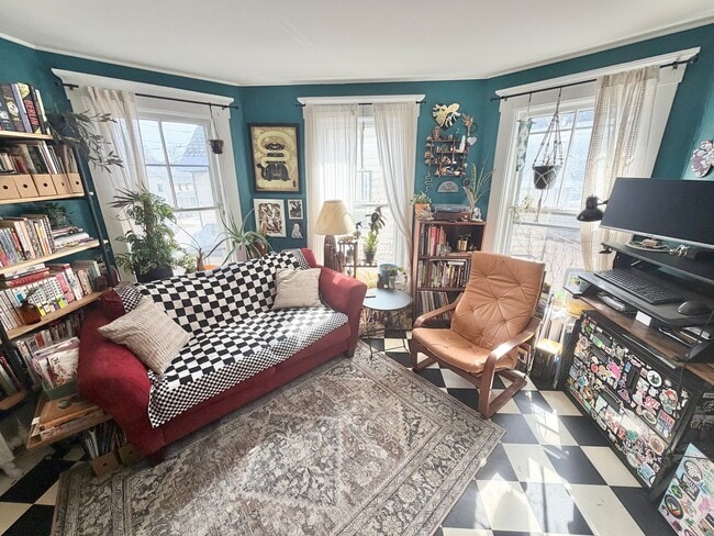 Building Photo - 1 Bedroom in Burlington VT Available 7/1! Unit 3