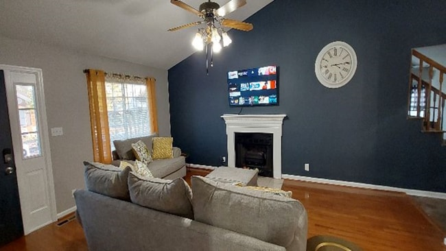 Photo - 1940 Timberline Way