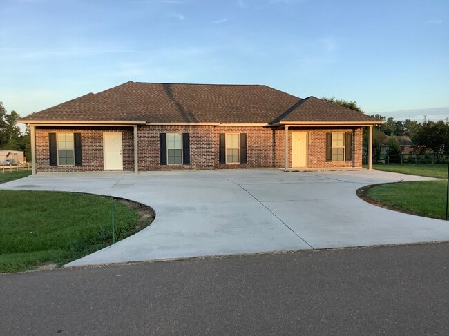 Building Photo - 51487 Averett Rd Unit 51487 Averett Apt A