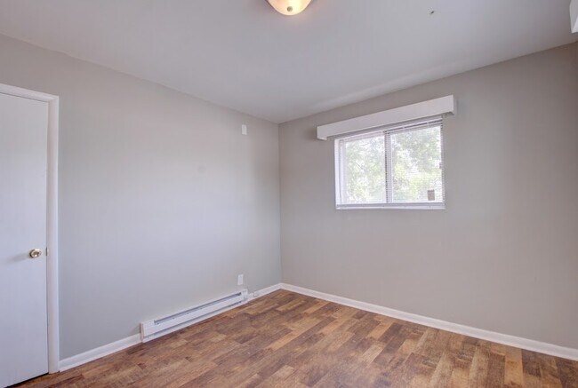 Photo - Red Brick Court