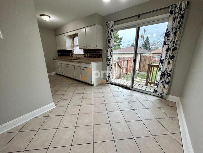 Photo - 8154 Columbia Ave