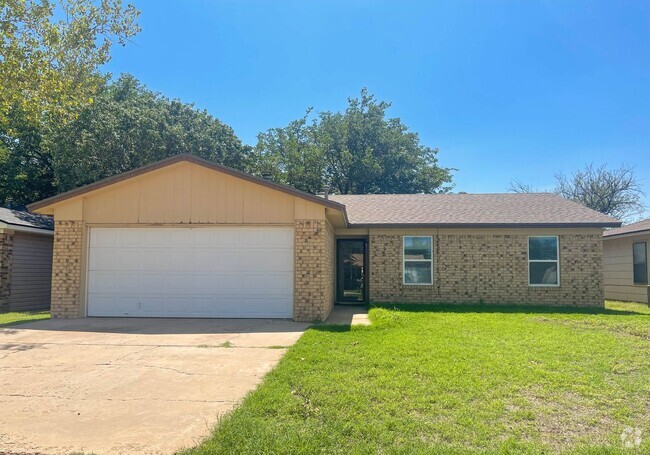 Building Photo - 3 bed 2 bath 2 car garage in Frenship ISD Rental