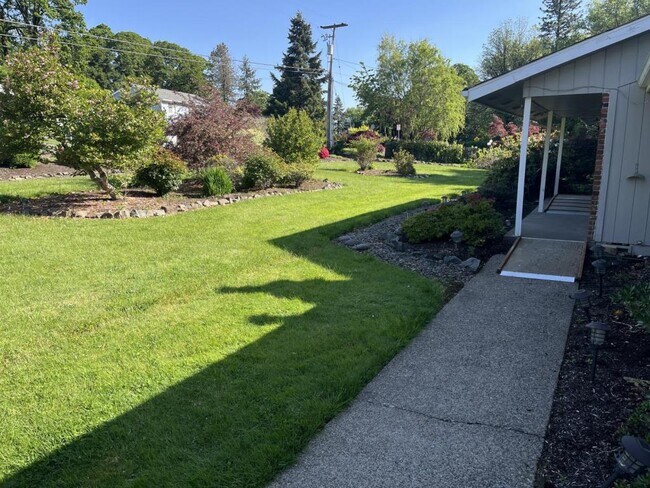 Photo - 1395 NW Twins Ln