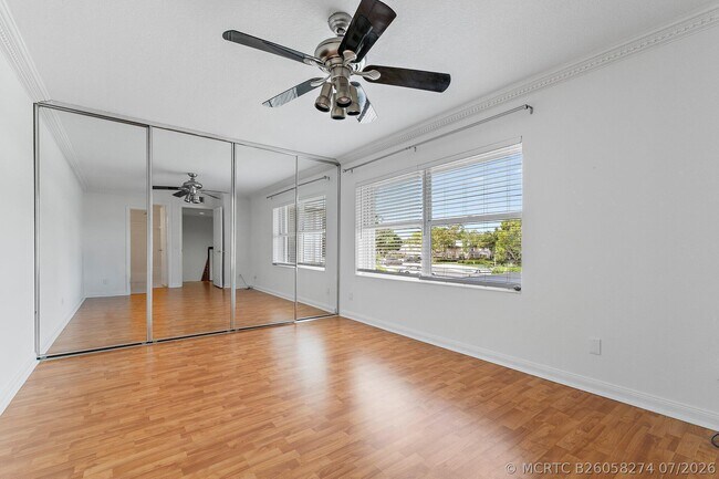 Photo - 2406 SW Danbury Ln