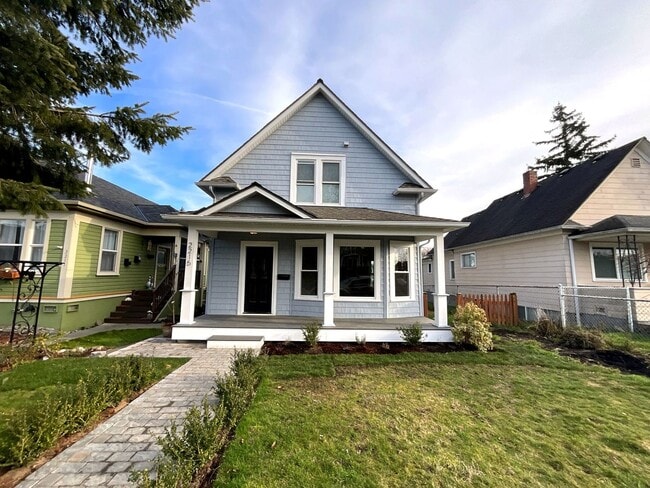 Building Photo - Stunning 3 Bedroom home in Everett