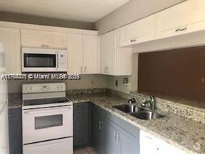 Building Photo - 3445 Oak Dr Rental
