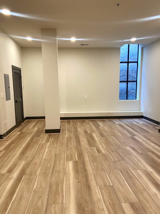 Photo - 2018 Morris Ave Unit Mercantile on Morris