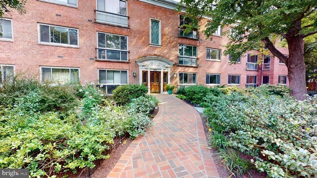 Photo - 2711 Ordway St NW Unidad Apt 109