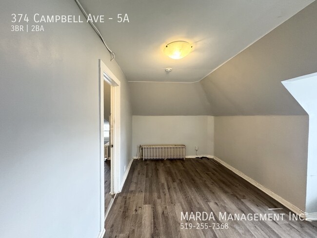 Building Photo - COZY 3 BED/2 BATH UPPER Unit 5A