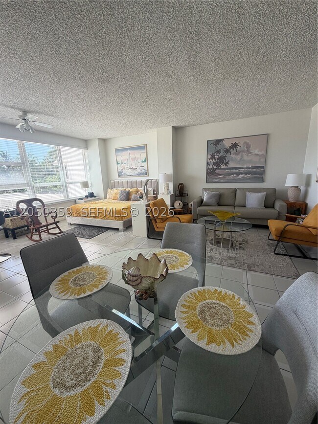 Photo - 4925 Collins Ave Unit 2D
