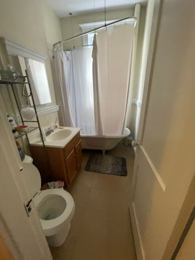Photo - No Fee  Split style 2 bed Ht HW Inc Laundry No Fee Students ok 9.1